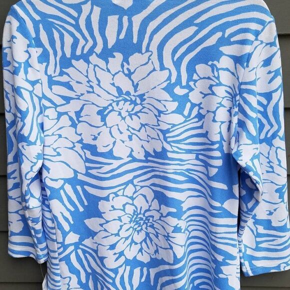 NWT Rebecca Malone Blue/White Floral Pop Over Light Sweater Size Small - Picture 7 of 7